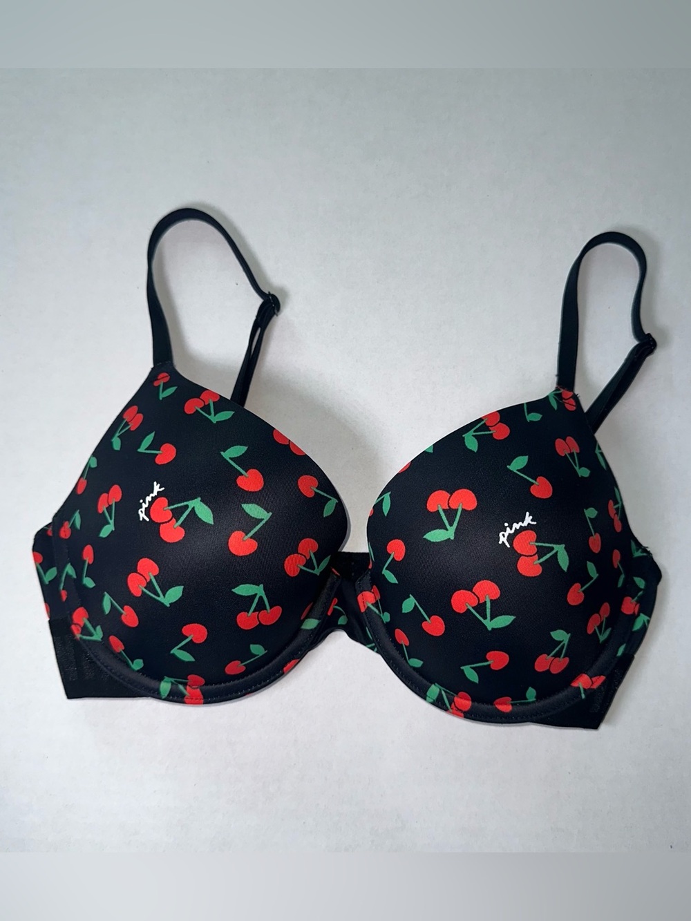 Victoria’s Secret PINK Wear Everywhere Push Up Bra 32D Black Cherry Print
